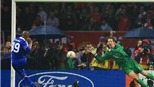 Van der Sar chính thức tuyên bố giải nghệ 
